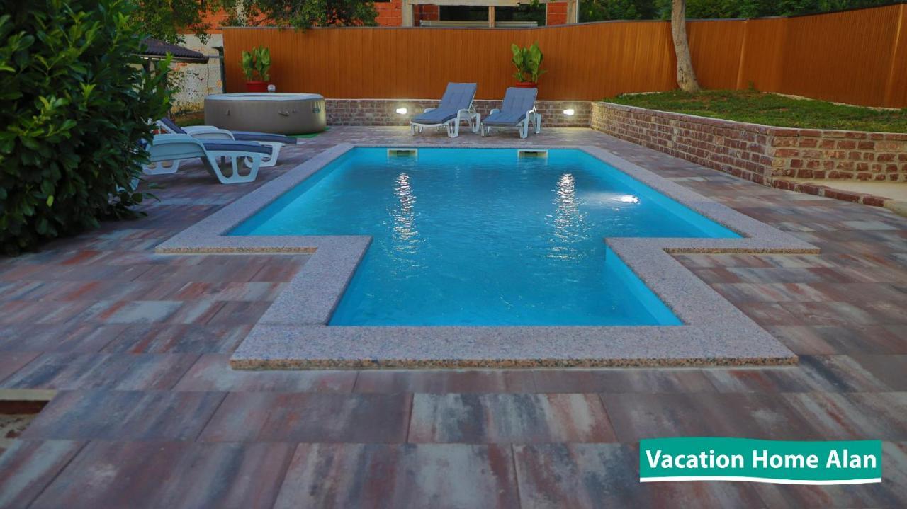 Vacation Home Alan 2 Kulen Vakuf Exterior foto
