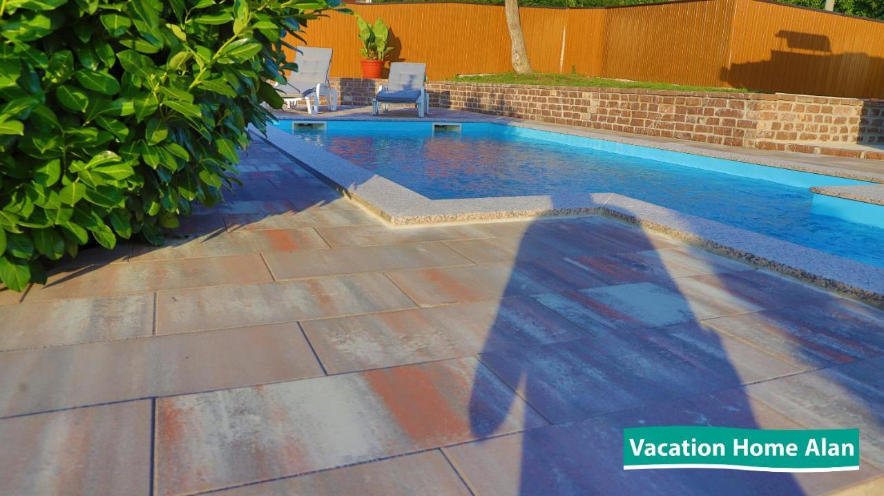Vacation Home Alan 2 Kulen Vakuf Exterior foto