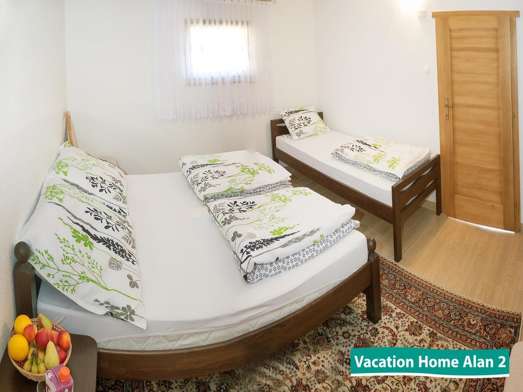Vacation Home Alan 2 Kulen Vakuf Exterior foto